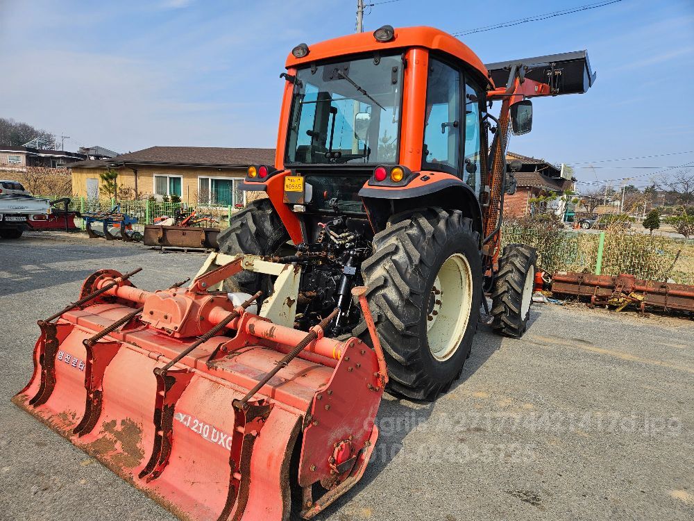 Daedong Tractor MX70 (70hp) 뒤우측면