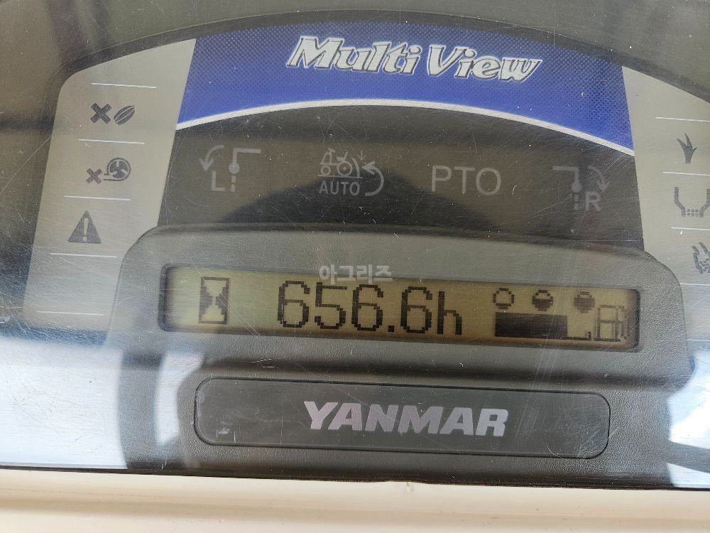 얀마 이앙기 VP60SDX (6조식) 뒤우측면