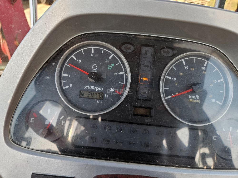 TYM Tractor TX803 (80hp) 뒤우측면