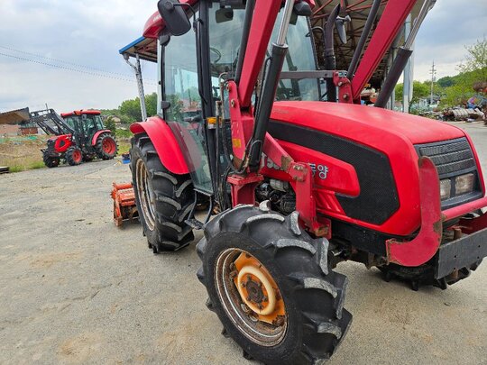 TYM 트랙터 T552 (55마력) 앞좌측면