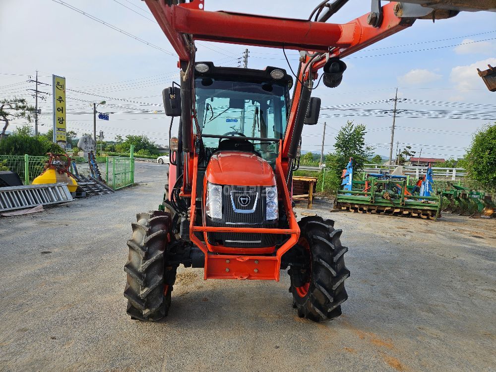 Daedong Tractor RX680PSC (68hp) 뒤우측면