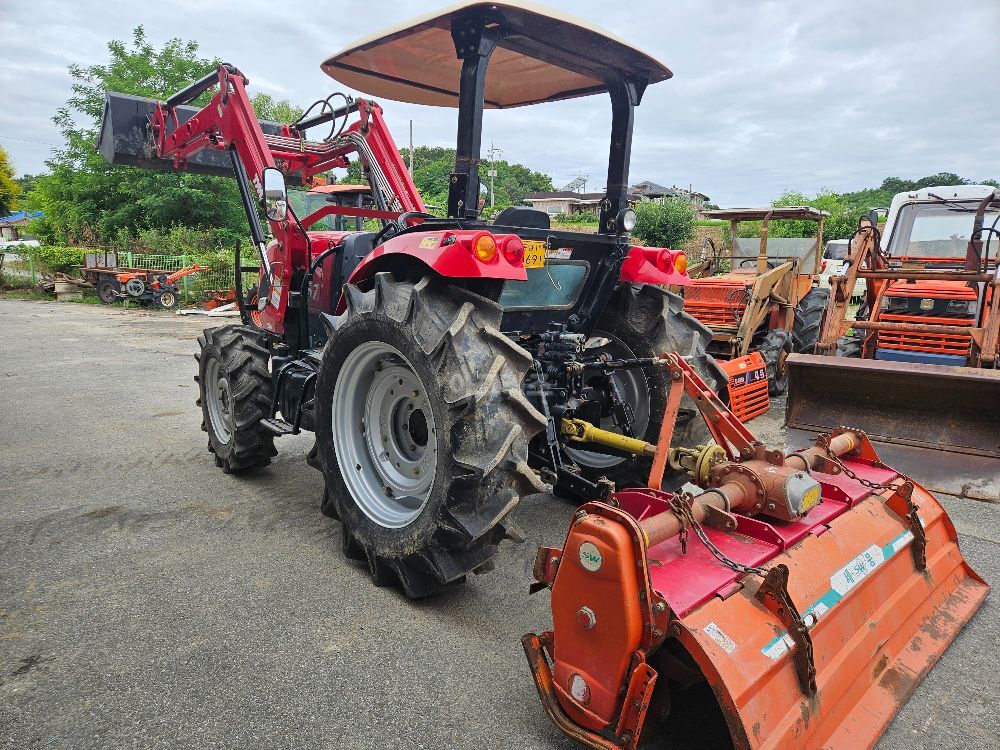 TYM Tractor TM57 (57hp) 뒤우측면