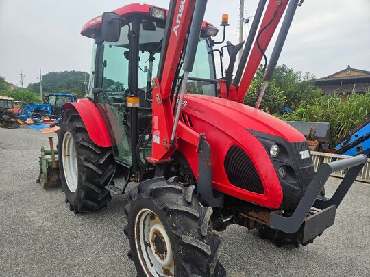 TYM 트랙터 T553 (55마력) 앞좌측면