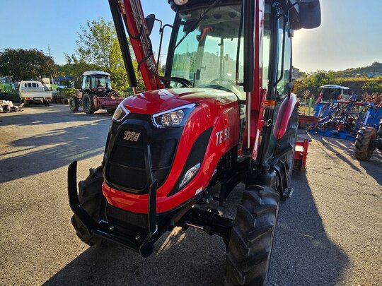 TYM Tractor TE58C (55hp) 앞좌측면