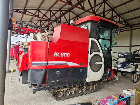 국제 콤바인 KC800 (4조식) 앞좌측면