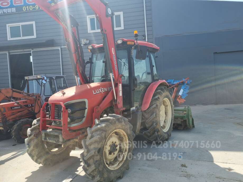 Kukje Tractor LUXEN800 (80hp) 뒤우측면