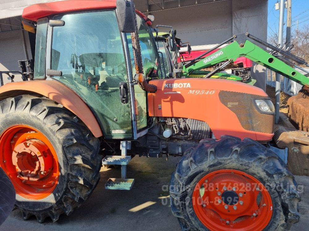 구보다 트랙터 M9540 (95마력) 뒤우측면