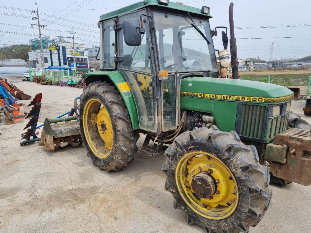 JohnDeere Tractor 5400 (68hp) 뒤우측면