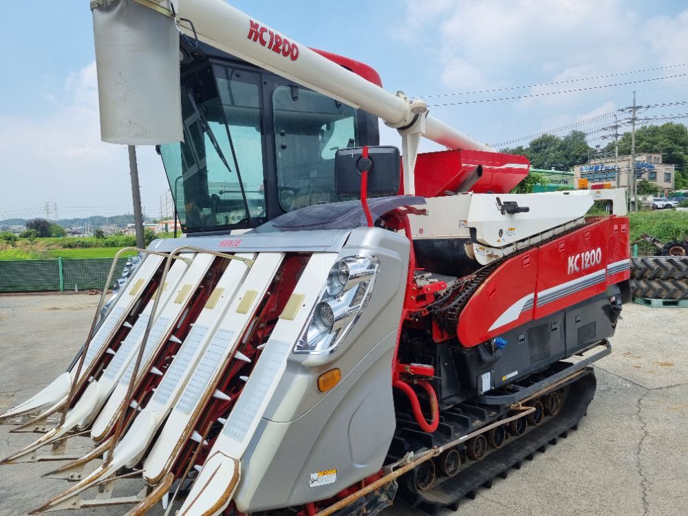 국제 콤바인 KC1200 (6조식) 뒤우측면