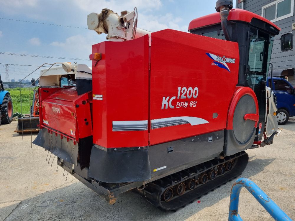 Kukje Combine Harvester KC1200 (6Rows) 뒤우측면