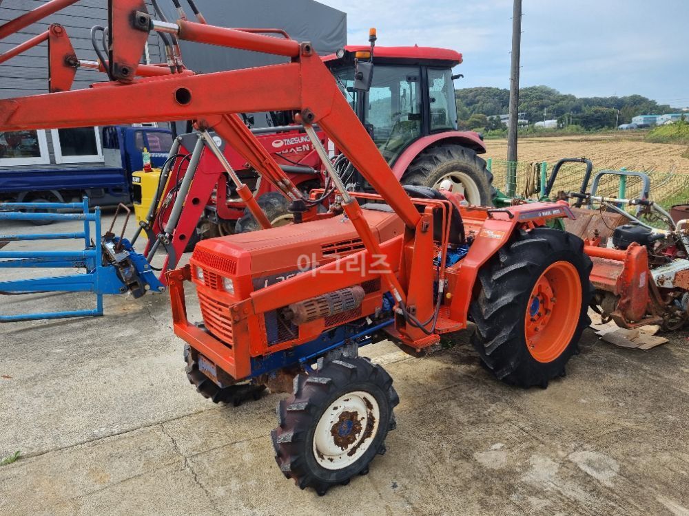 Daedong Tractor L2601 (26hp) 뒤우측면