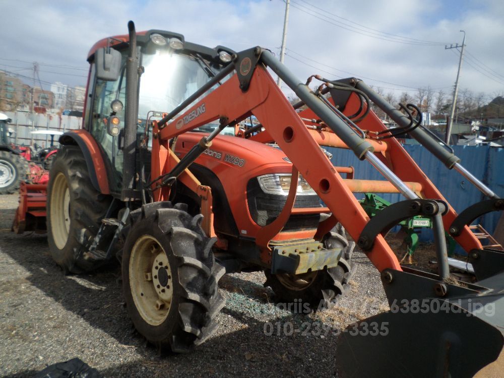 대동 트랙터 MX90 (90마력) 뒤우측면