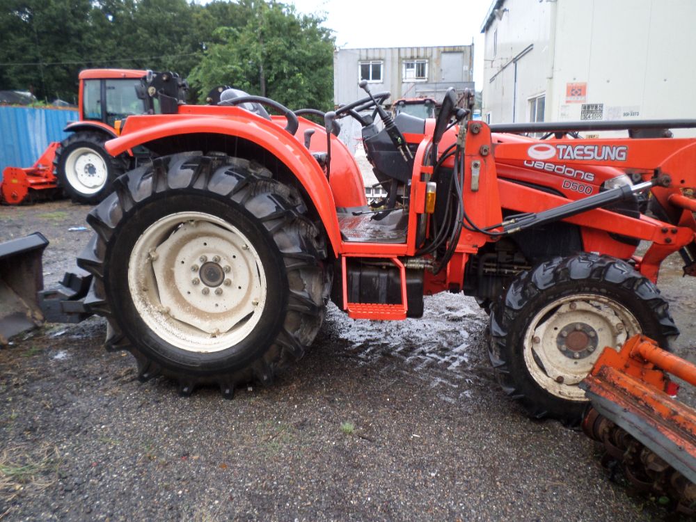 대동 트랙터 D500 (50마력) 뒤우측면
