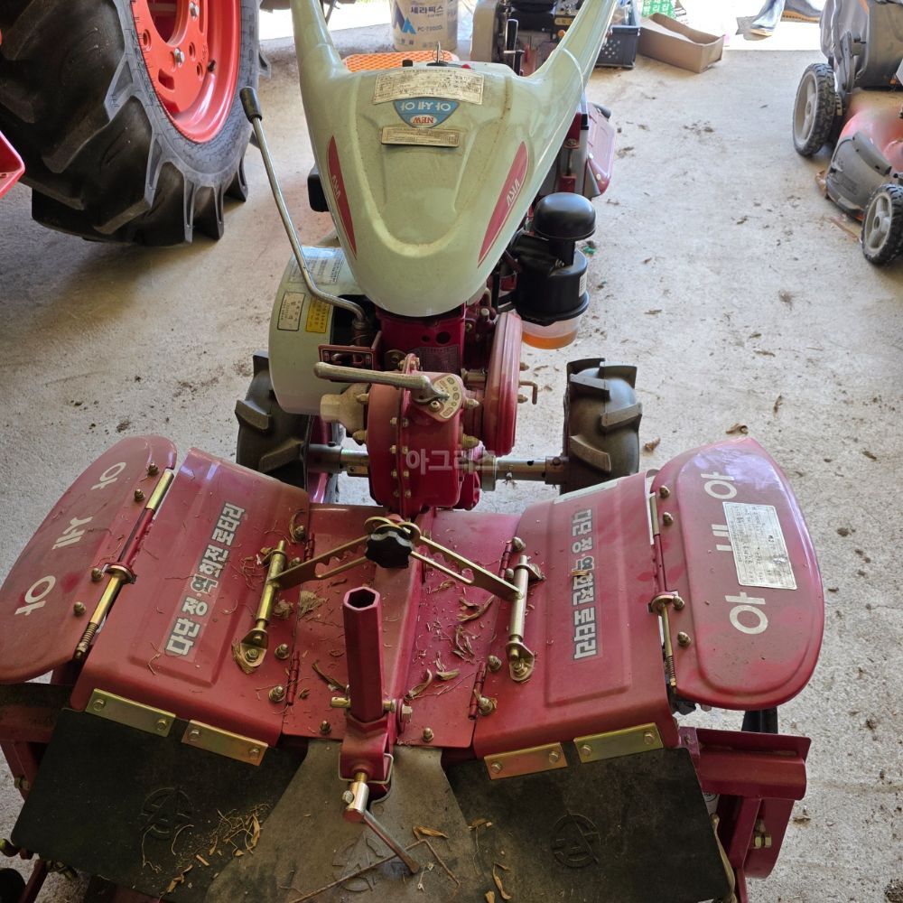 Shibaura Cultivator AMC-1000 (8.5hp) 뒤우측면