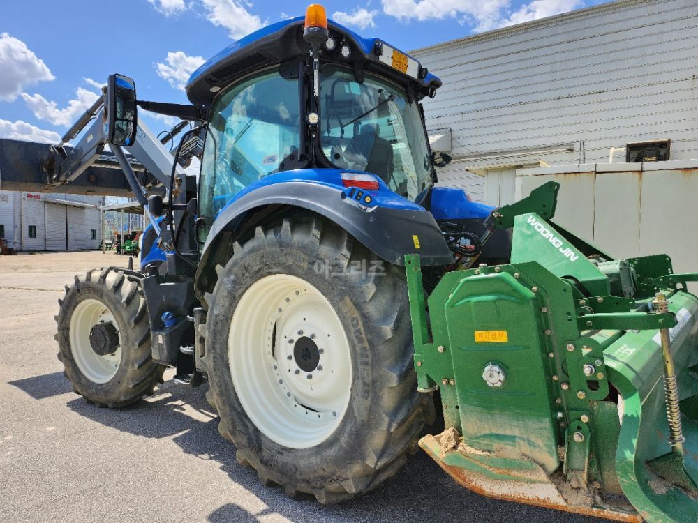LS Tractor T5.130 (130hp) 뒤우측면