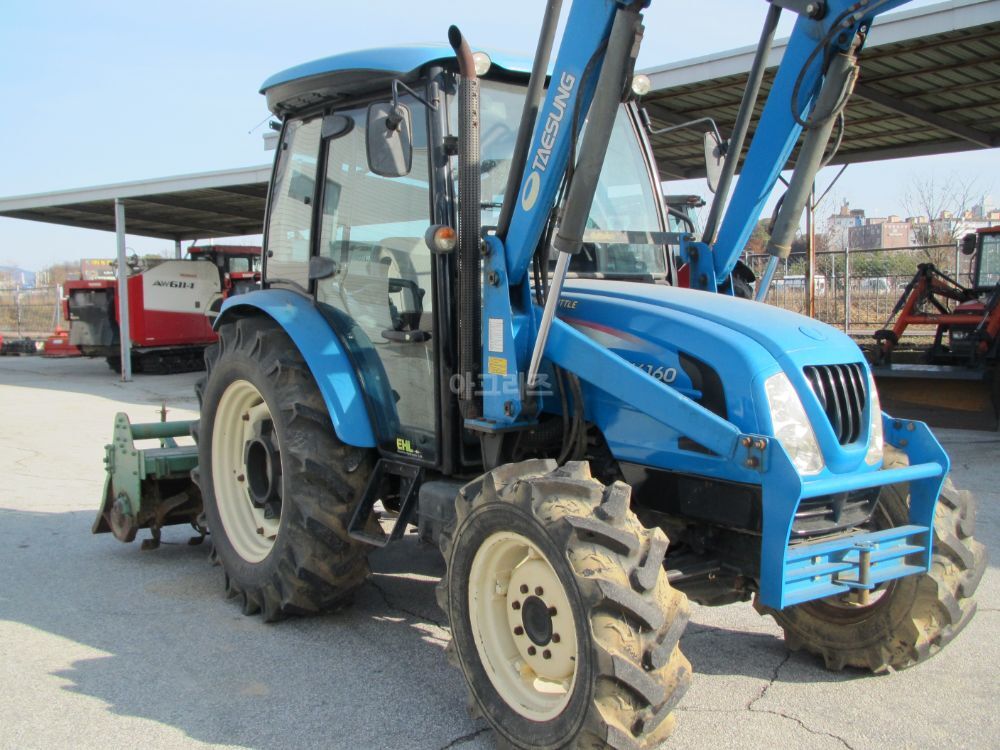 LS 트랙터 U6160 (61마력) 뒤우측면