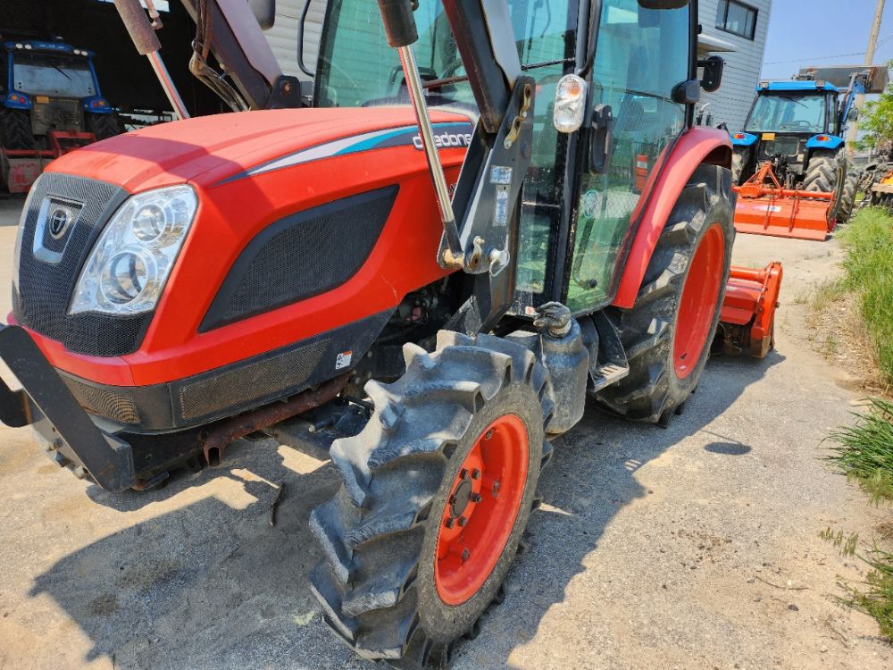 대동 트랙터 NX550 (55마력) 뒤우측면