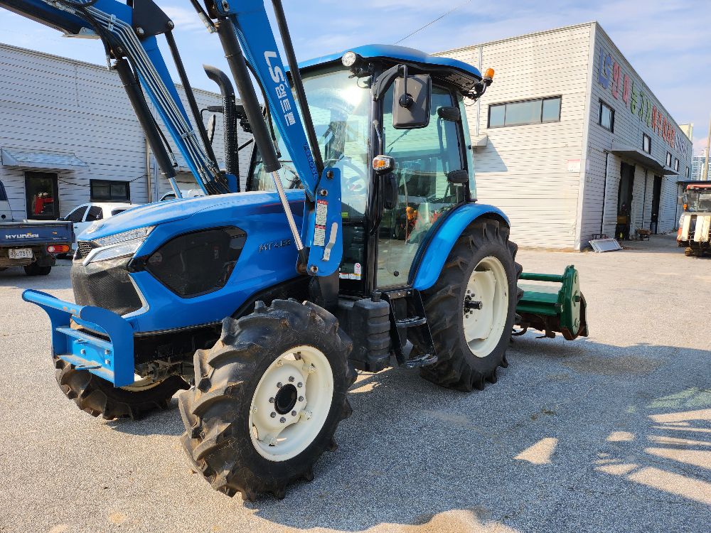 LS Tractor MT4.68 (69hp) 뒤우측면