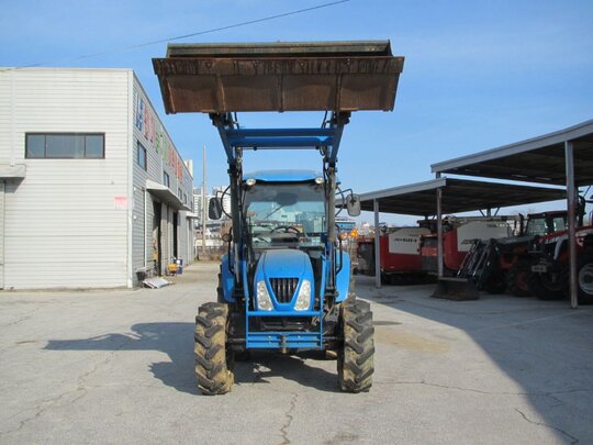 LS 트랙터 U6160 (61마력) 앞좌측면