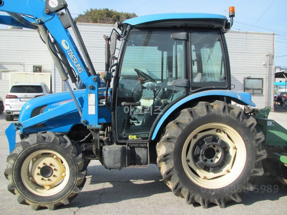 LS 트랙터 U6160 (61마력) 뒤우측면