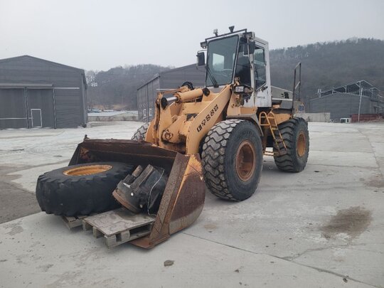 대우 휠로더 MAGA 200 앞좌측면