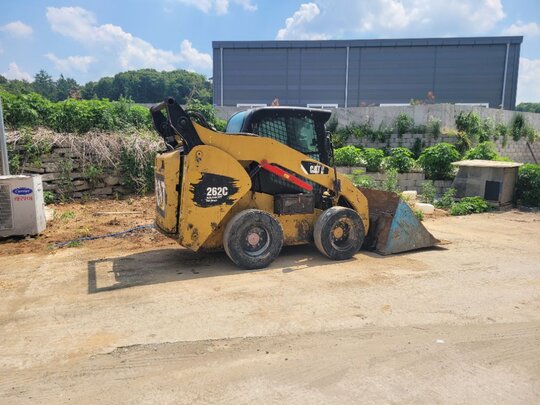  Skid steer loader 262C  앞좌측면