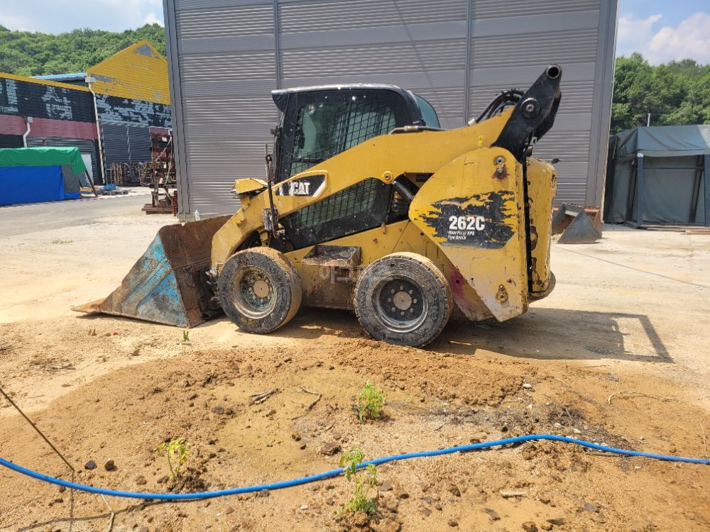  Skid steer loader 262C  뒤우측면