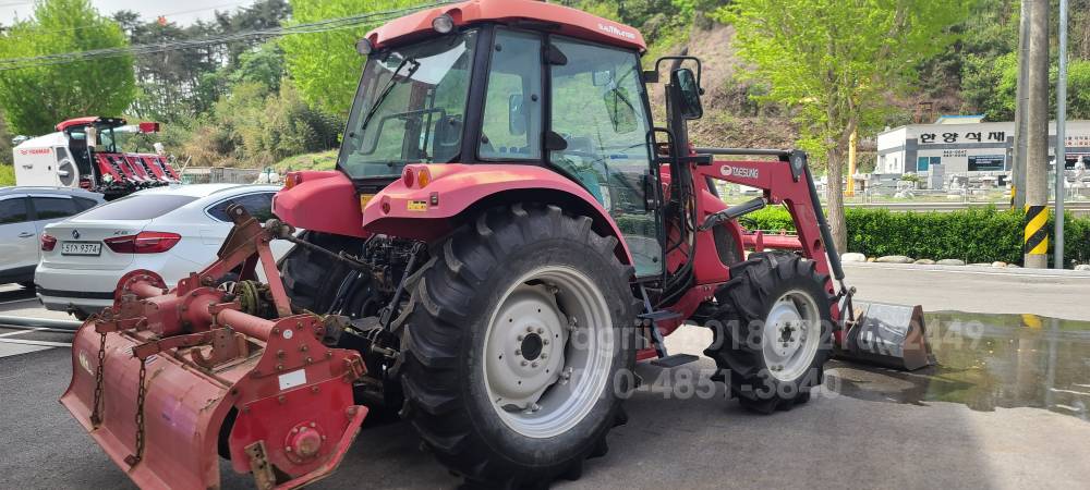 TYM Tractor T893 (89hp) 운전석