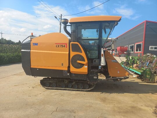 TYM Combine Harvester CX754 (4Rows) 앞좌측면