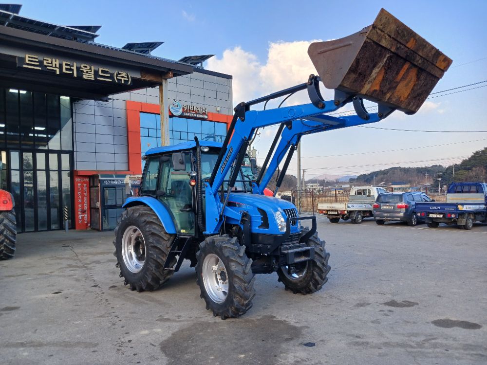 LS 트랙터 PS90 (88마력) 앞좌측면