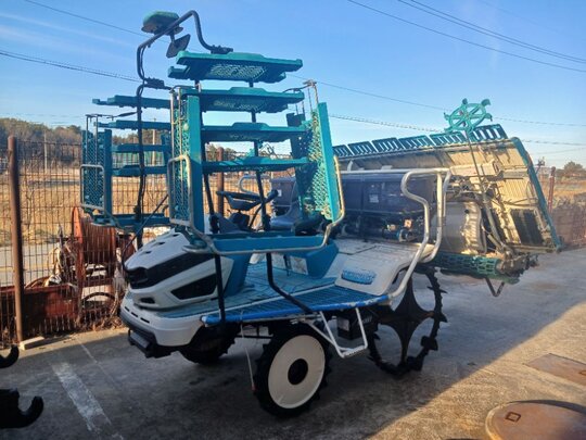 구보다 이앙기 KEP8DF-GS (8조식) (8조식) 앞좌측면