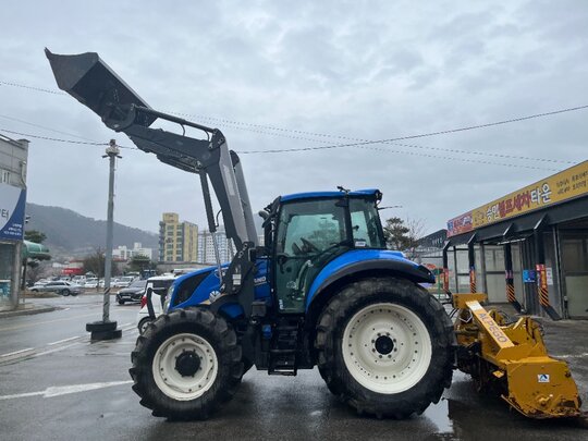 NewHolland Tractor T5-120 (120hp) 앞좌측면