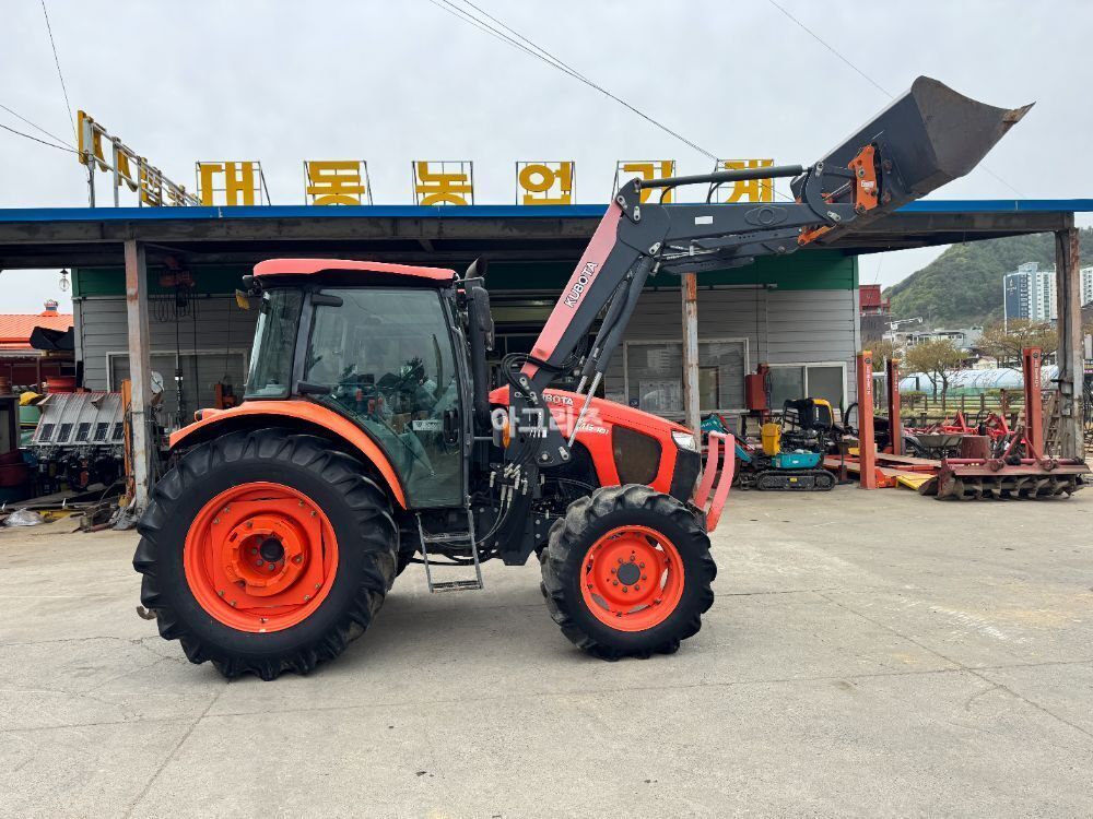 Kubota Tractor M5-101 (110hp) 뒤우측면
