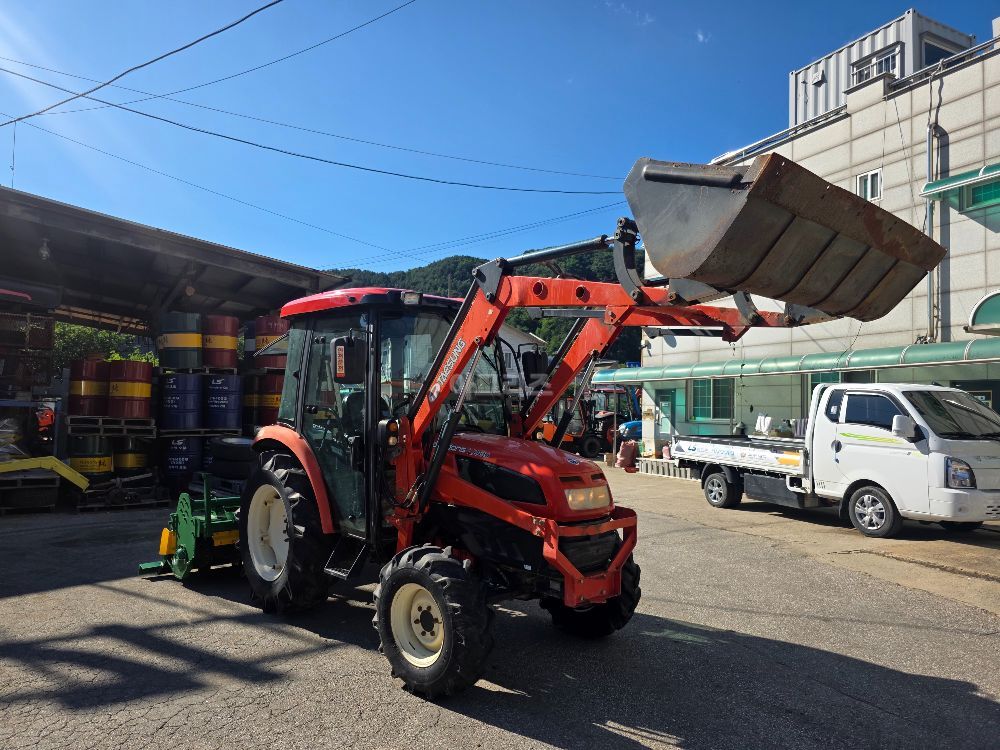 대동 트랙터 LX430 (43마력) 뒤우측면