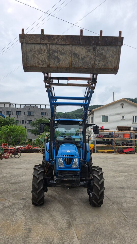 LS 트랙터 P7180 (80마력) 앞좌측면
