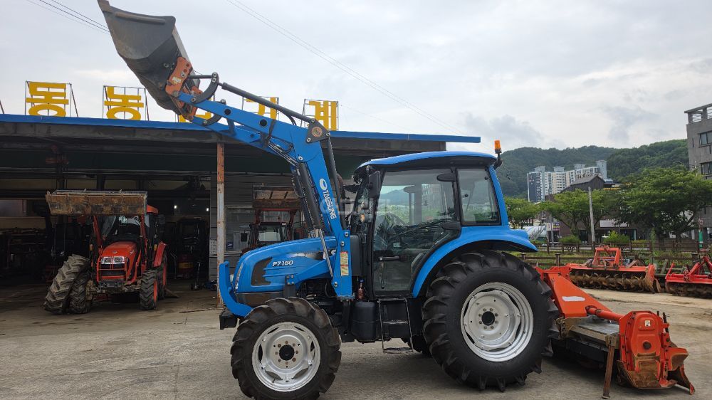 LS 트랙터 P7180 (80마력) 뒤우측면