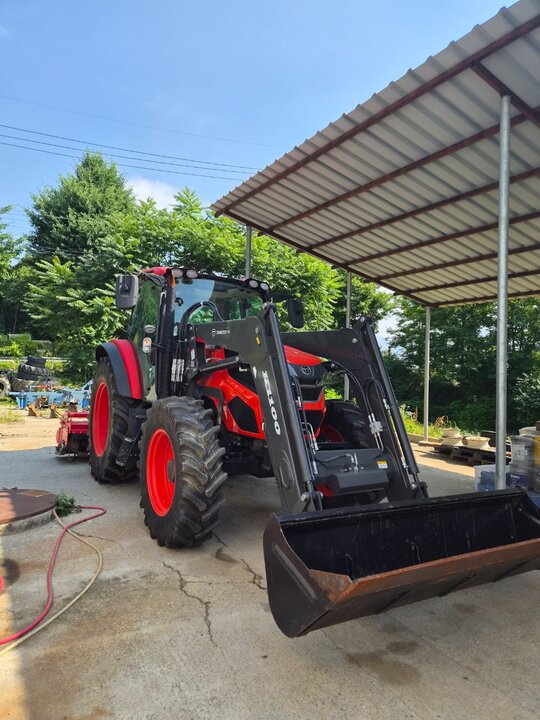 대동 트랙터 HX1400 (142마력) 앞좌측면