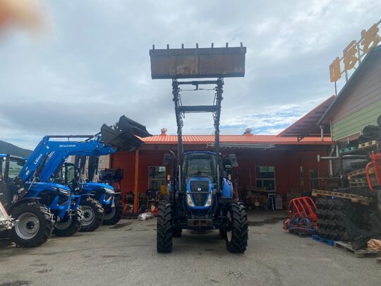 NewHolland Tractor T5.120 (117hp) 앞좌측면