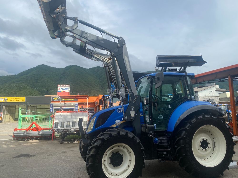 NewHolland Tractor T5.120 (117hp) 뒤우측면