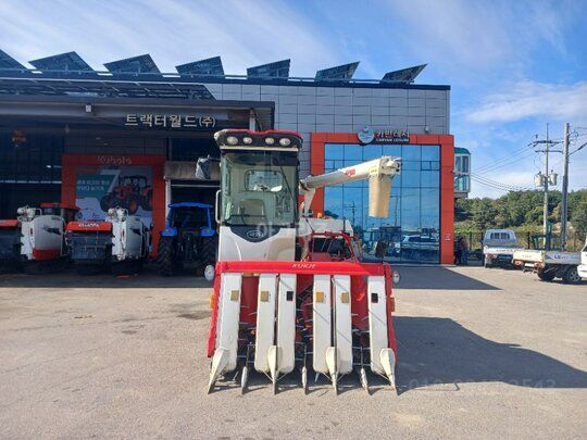 Kukje Combine Harvester KC100 (6Rows) 앞좌측면
