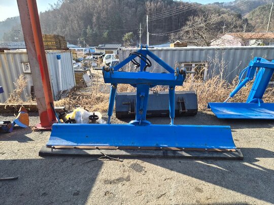 제설기 그레이더 제설용 그레이더(농업용) 제설용그레이더 2700 앞좌측면