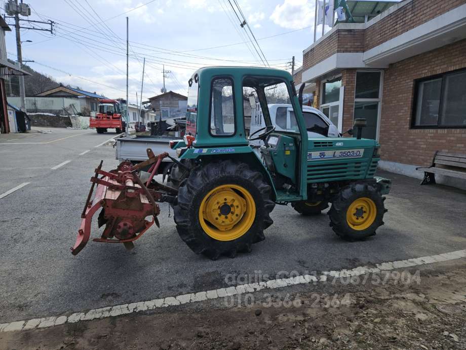 대동 트랙터 L3503 (35마력) 측면