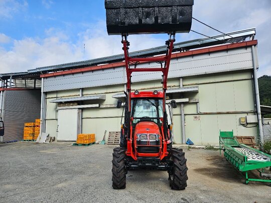 대동 트랙터 D581 (58마력) 앞좌측면