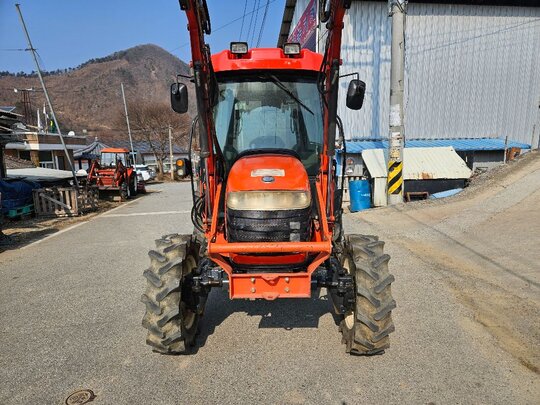 Daedong Tractor D500 (50hp) 앞좌측면
