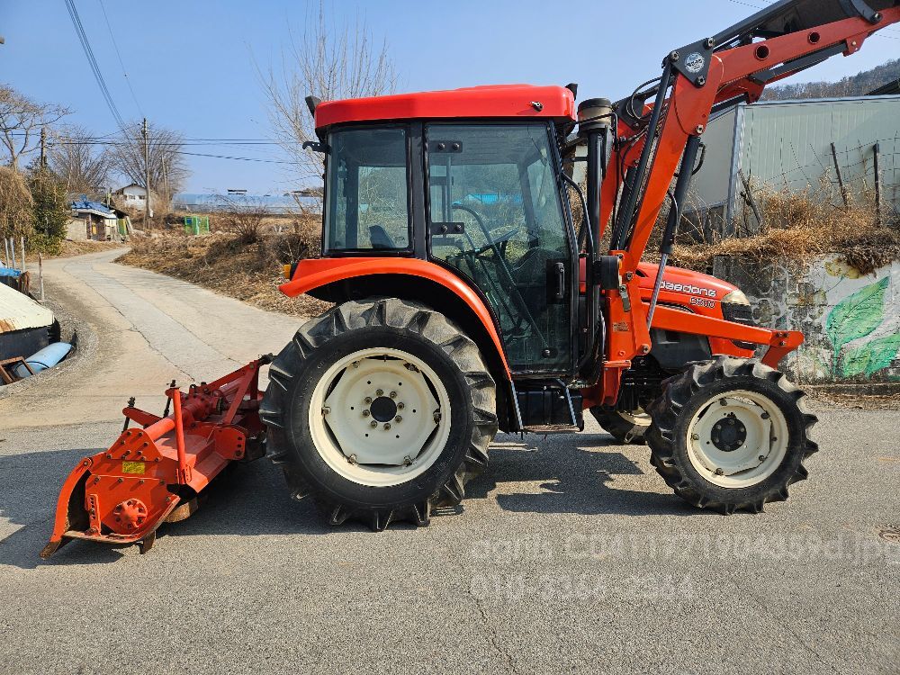 Daedong Tractor D500 (50hp) 뒤우측면