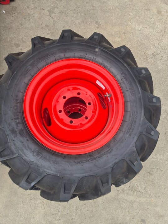 Daedong Tractor 9.5-16 타이어 조합판매( DK) (50hp) 앞좌측면