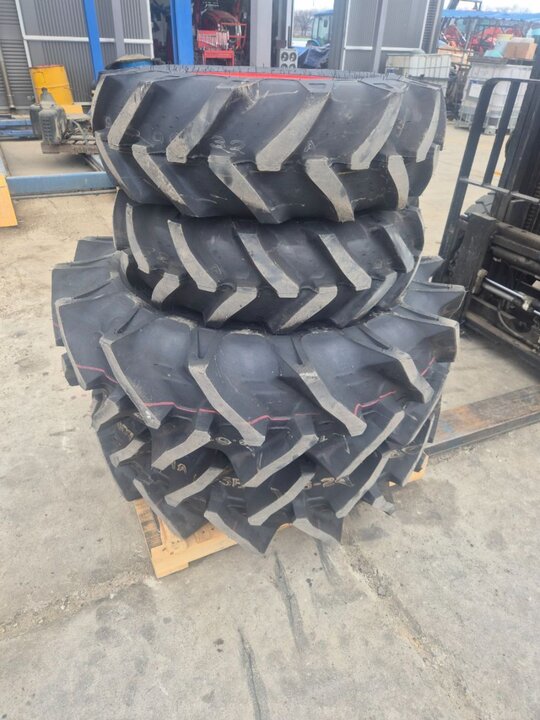 타이어조합 DK 트랙터 타이어 조합 9.5-16, 13.6-24 타이어 조합판매(대동 DK) 앞좌측면