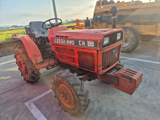 대동 트랙터 L2202-4WD (22마력) 앞좌측면