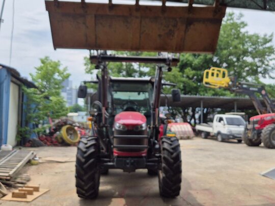 아세아 트랙터 MF4709 (95마력) 앞좌측면