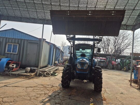 LS Tractor XP7102-EDPS-MP (102hp) 앞좌측면